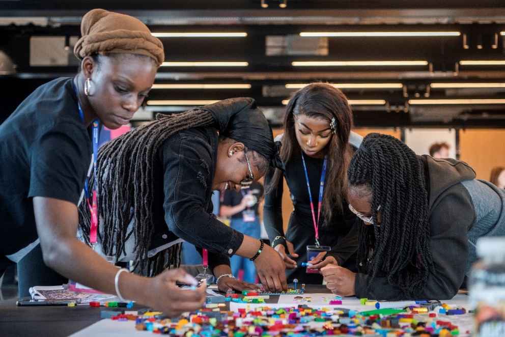 Working with young people at a recent workshop in partnership with Regeneration Brainery. Image credit: London Cancer Hub.